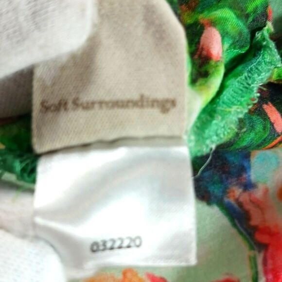 Soft Surroundings Blouse Vibrant Multicolored Abstract Pattern V-neckline Large. - Picture 4 of 11